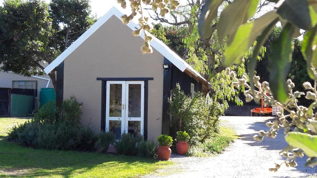 Little Louisa guest house exterior in Colleen Glen, Port Elizabeth